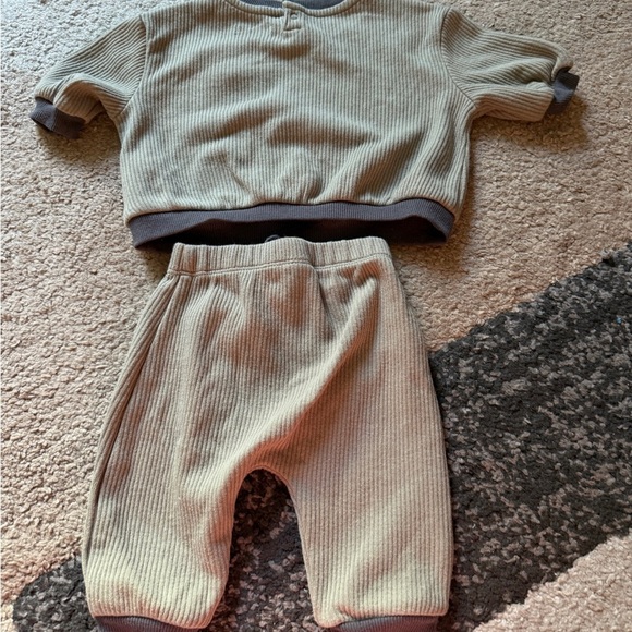 Grayson Mini Cozy Kids Tan and Gray Bottoms Set - 0-3 months - Picture 2 of 5